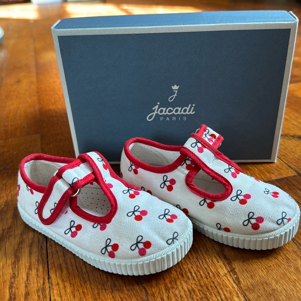 Jacadi baby / toddler girl canvas shoes; size eu 22; gently used